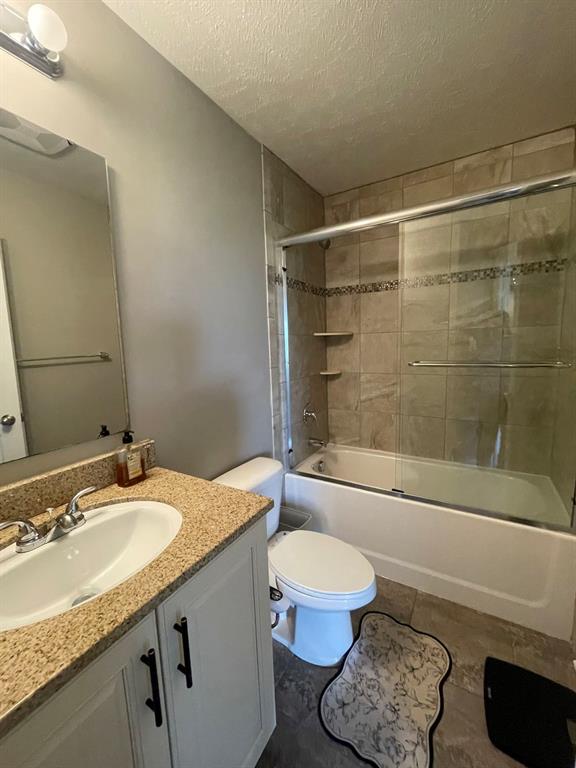 301 Trinity Way Wexford, PA 15090 - Photo 13 of 24 2nd level full bath
