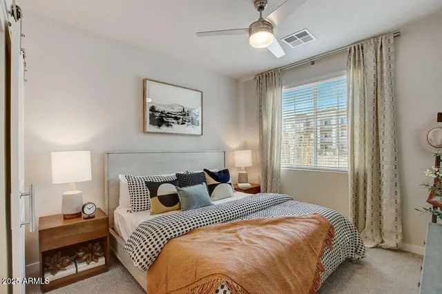 $1,595 | 28201 North Black Canyon Highway, Unit 1L, Phoenix, AZ 85085