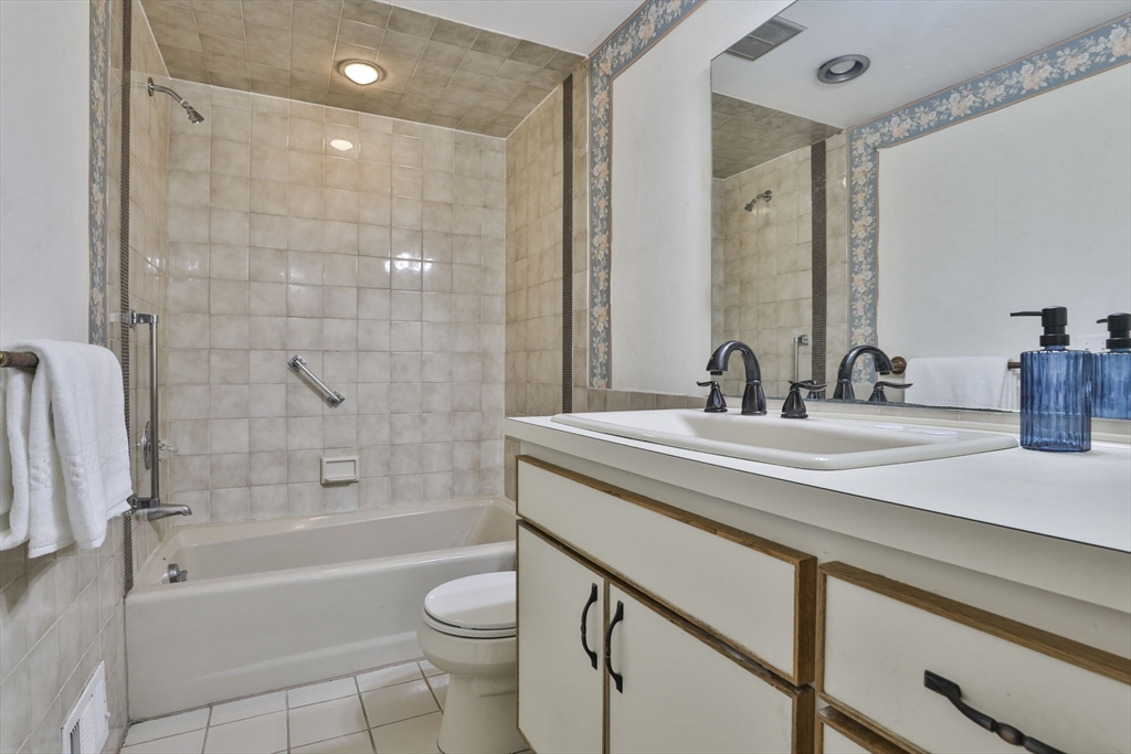 21 Westerly Street, Unit 3 Wellesley, MA 02482 - Photo 30 of 41