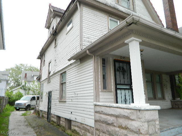 1247 Carlyon Road Cleveland, OH 44112 - Photo 2 of 10 Gallery Image 2