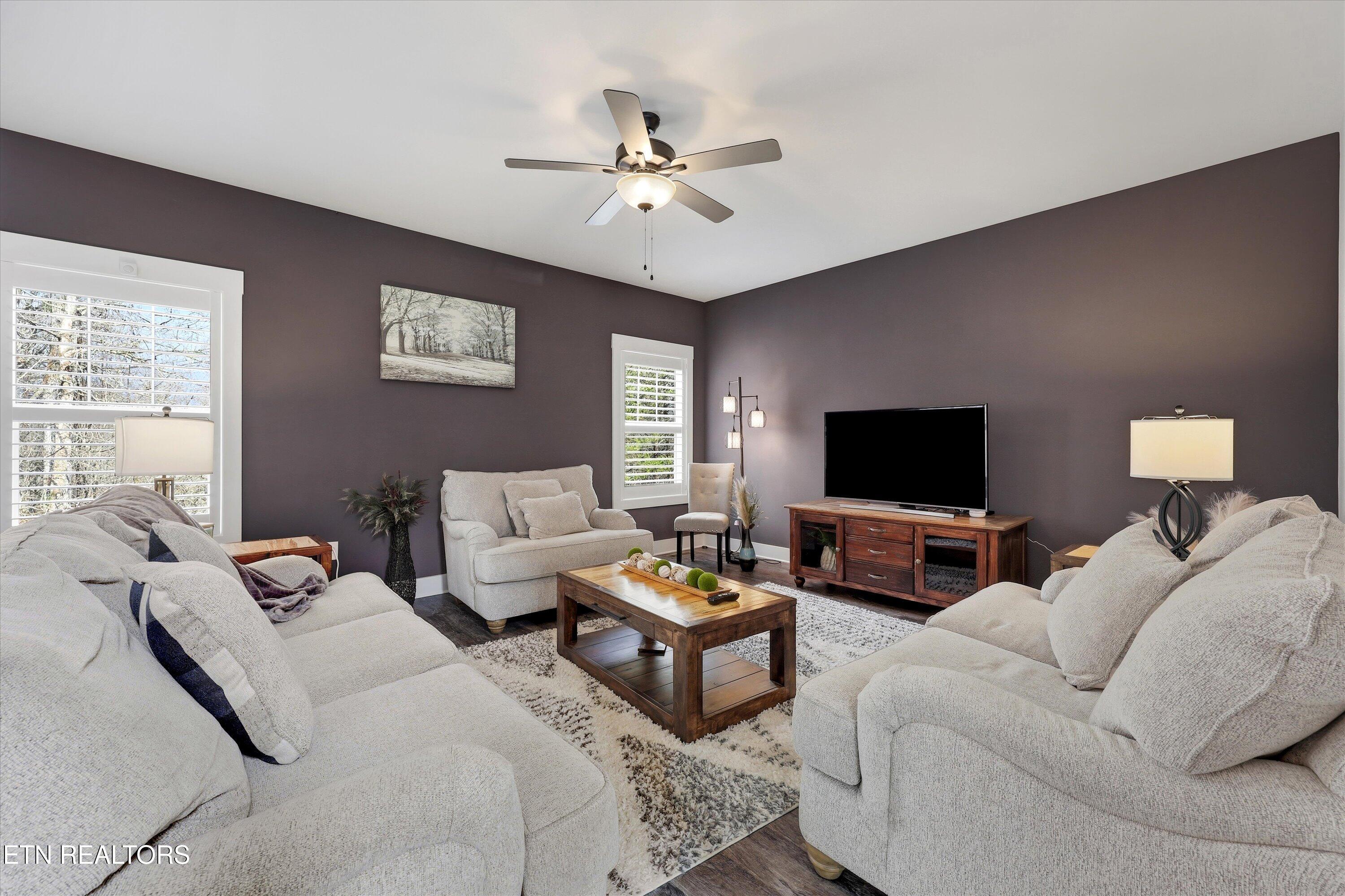 9332 Arlington Ridge Way Powell, TN 37849 - Photo 11 of 47 LIVING ROOM