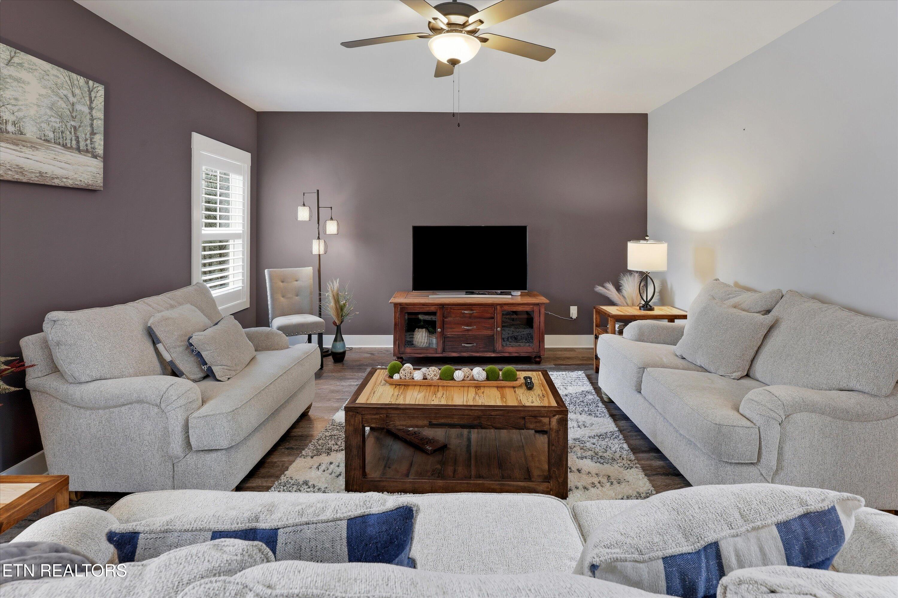 9332 Arlington Ridge Way Powell, TN 37849 - Photo 12 of 47 LIVING ROOM