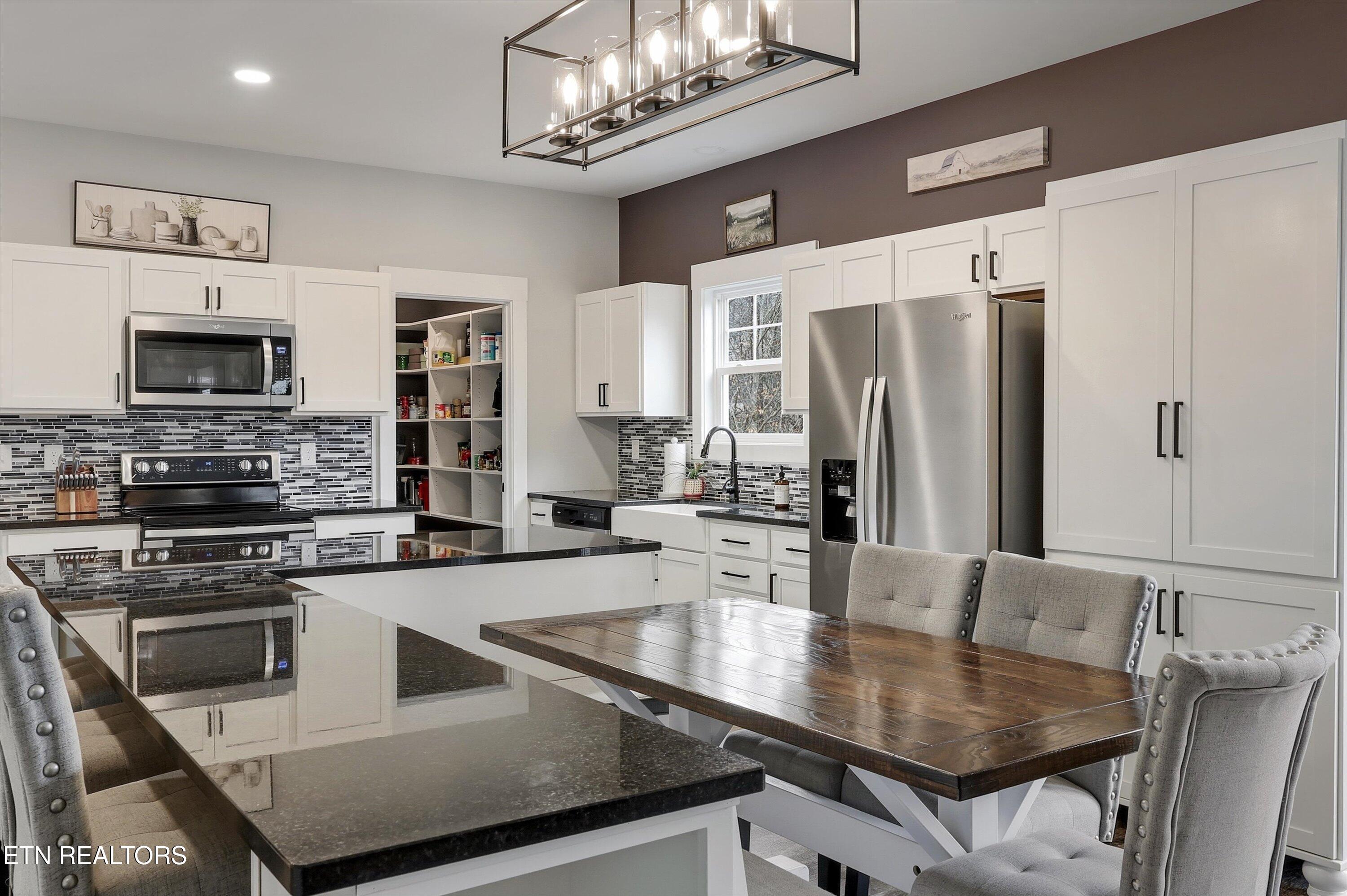 9332 Arlington Ridge Way Powell, TN 37849 - Photo 15 of 47 KITCHEN