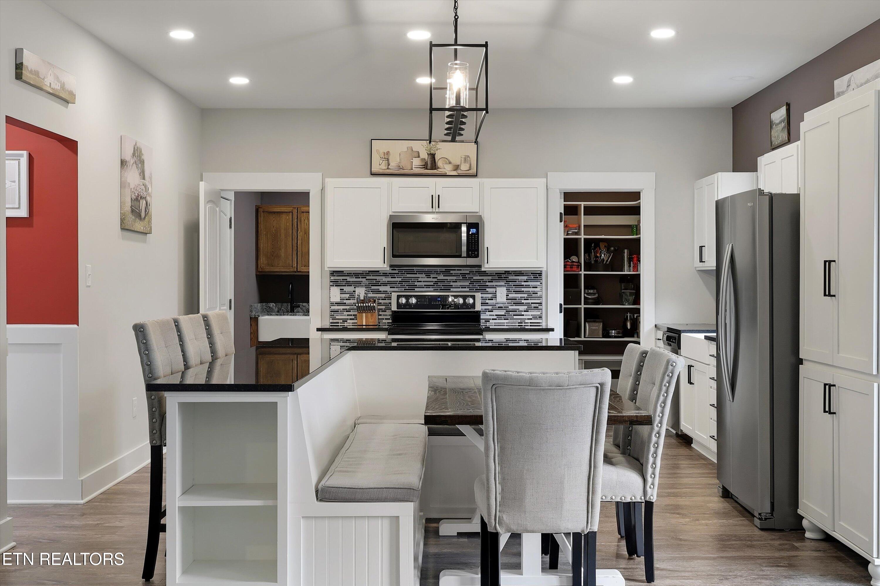 9332 Arlington Ridge Way Powell, TN 37849 - Photo 16 of 47 KITCHEN