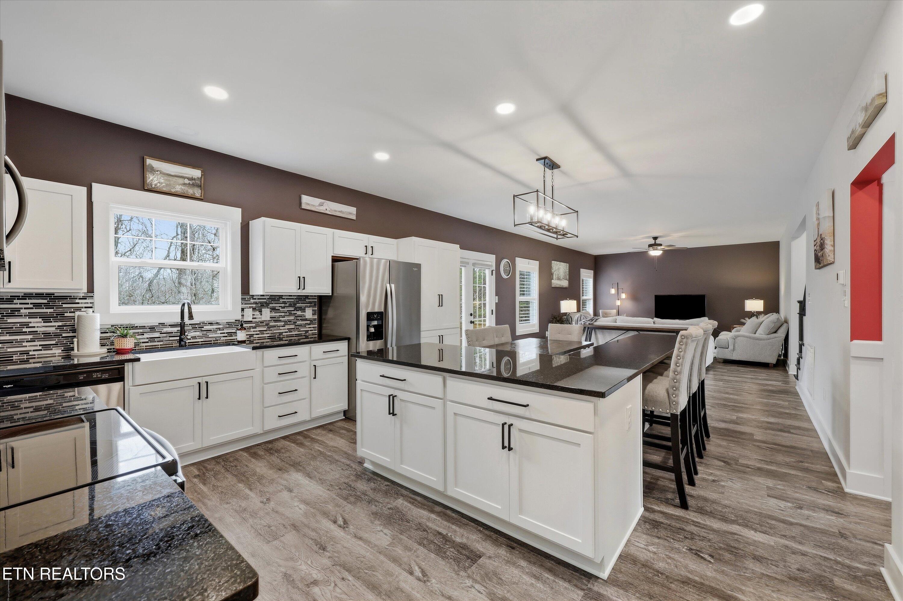 9332 Arlington Ridge Way Powell, TN 37849 - Photo 17 of 47 KITCHEN