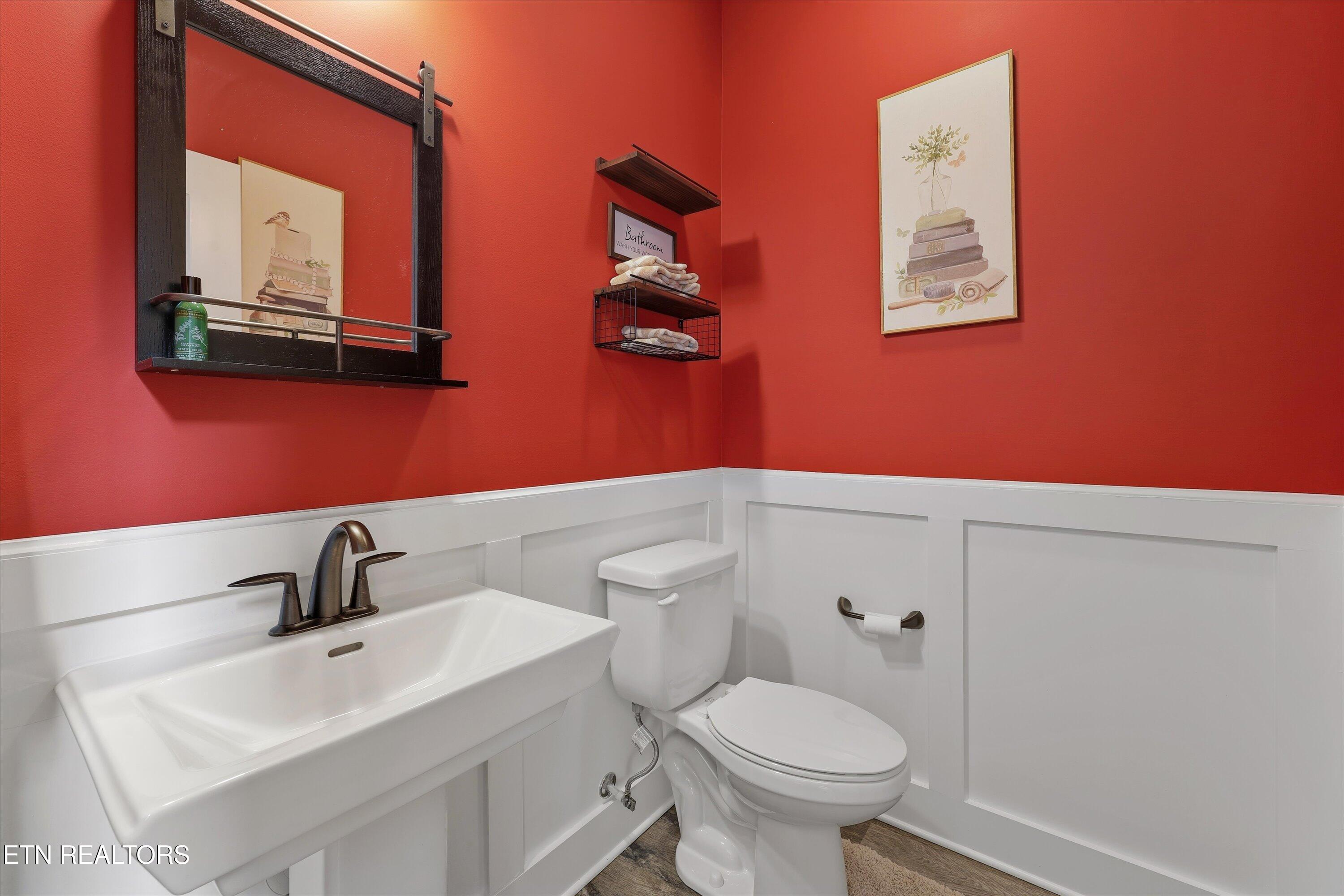 9332 Arlington Ridge Way Powell, TN 37849 - Photo 24 of 47 HALF BATH