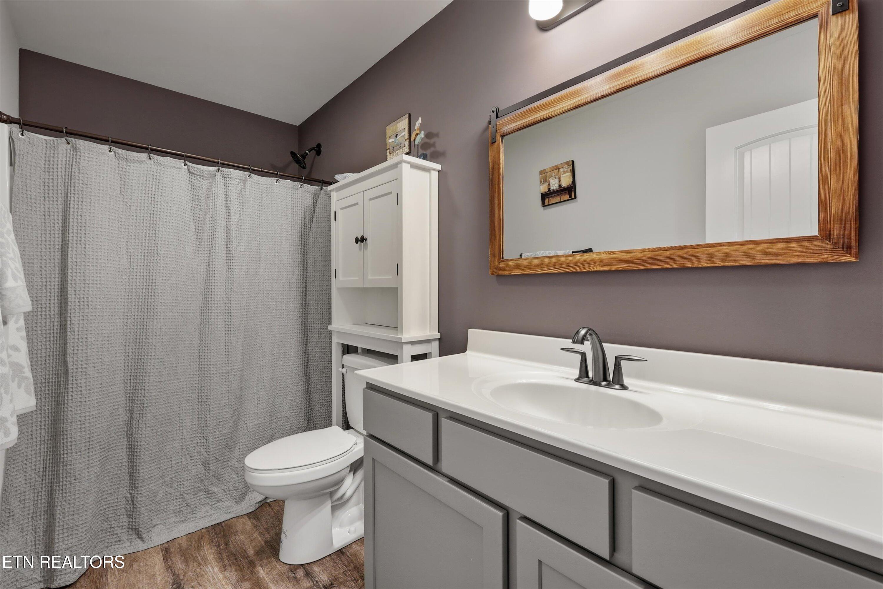 9332 Arlington Ridge Way Powell, TN 37849 - Photo 37 of 47 GUEST BATH