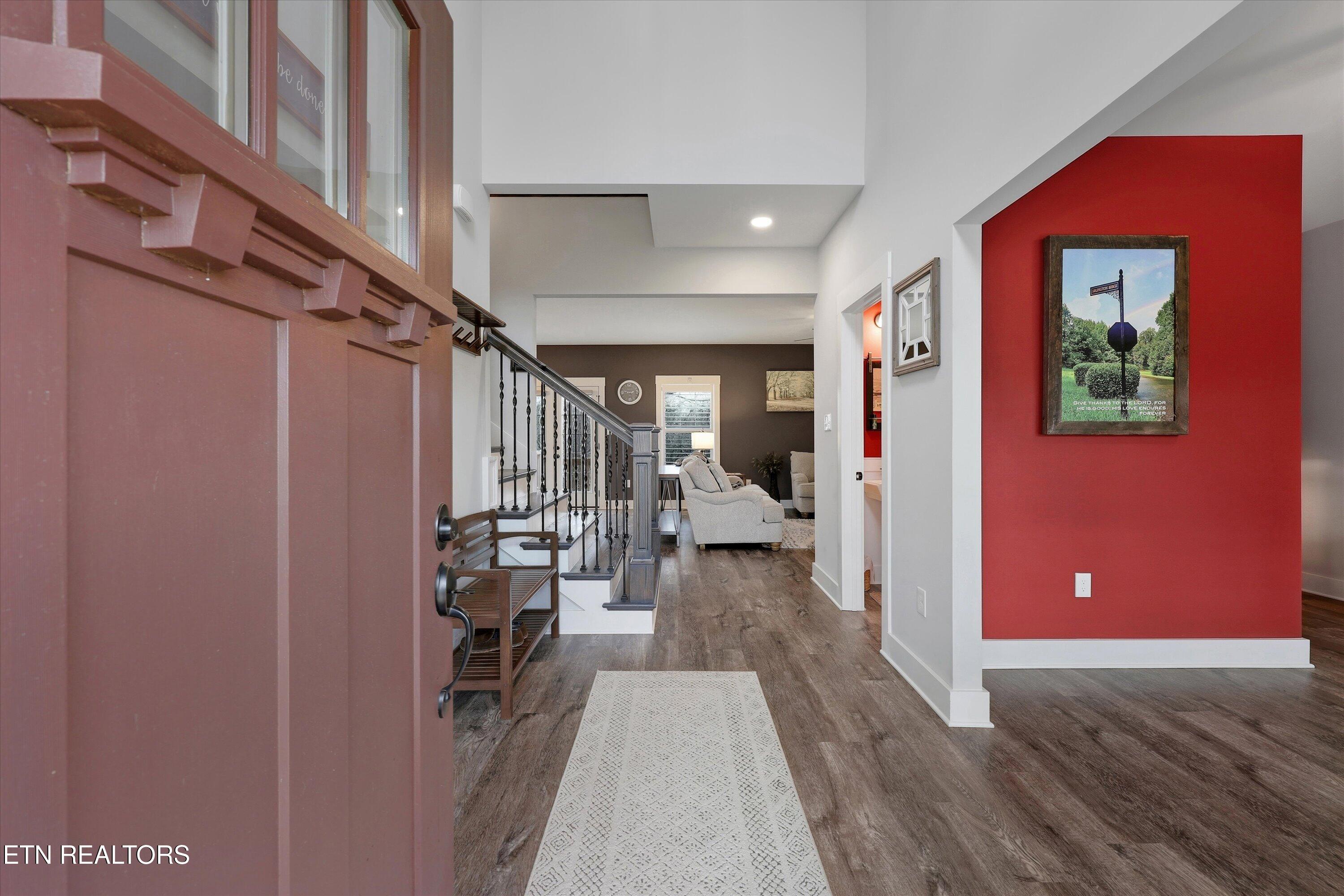 9332 Arlington Ridge Way Powell, TN 37849 - Photo 9 of 47 FOYER