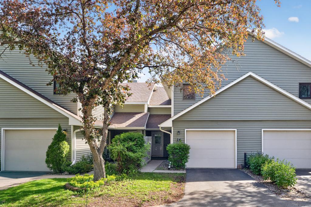 24 Elton Ridge Court Northwest Rochester, MN 55901 - Photo 2 of 23