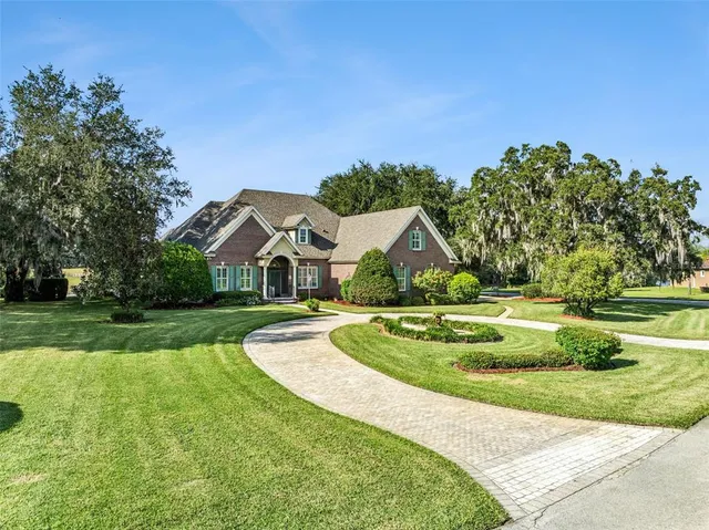 $846,000 | 27417 Gator Point Drive, Yalaha, FL 34797