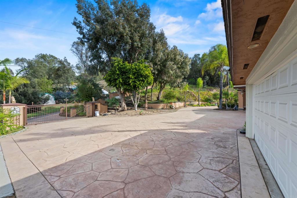 11535 Alps Way Escondido, CA 92026 - Photo 40 of 55