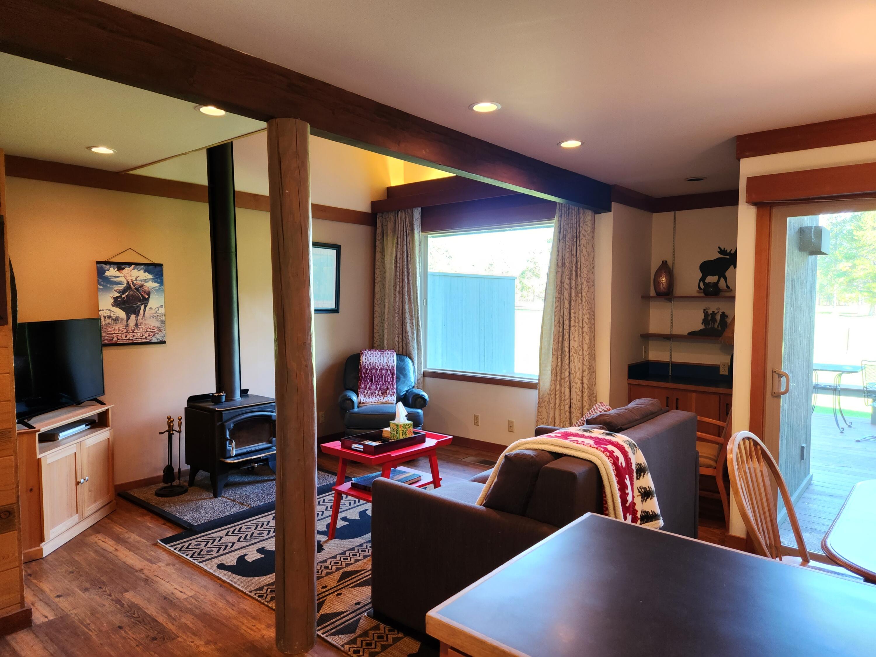 13400 Fox Tail, Unit 100 Black Butte Ranch, OR 97759 - Photo 4 of 17 4
