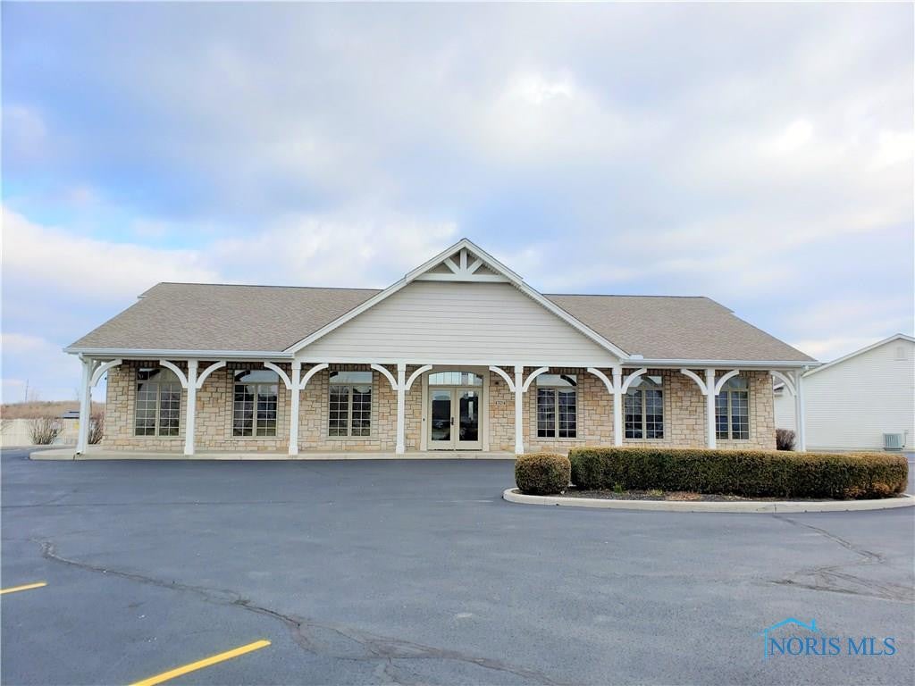 4865 Sylvan Prairie Road Sylvania, OH 43560 - Photo 1 of 5 Club House