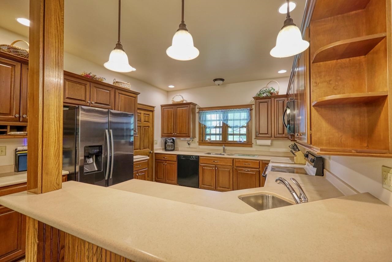 E4930 Rolling Ridge Road Spring Green, WI 53588 - Photo 11 of 58