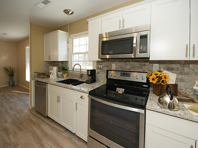 114 Marion Road Summerville, SC 29486 - Photo 7 of 30 07