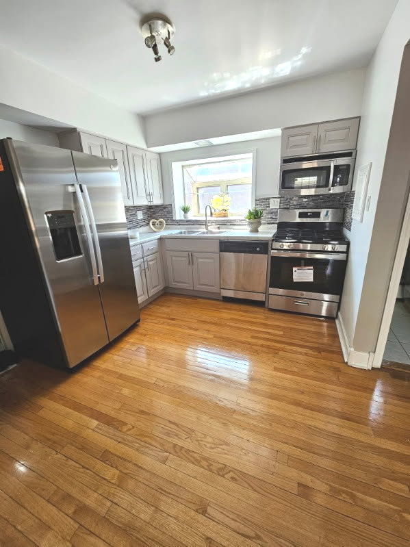 7526 North Ridge Boulevard, Unit 3W Chicago, IL 60645 - Photo 8 of 11