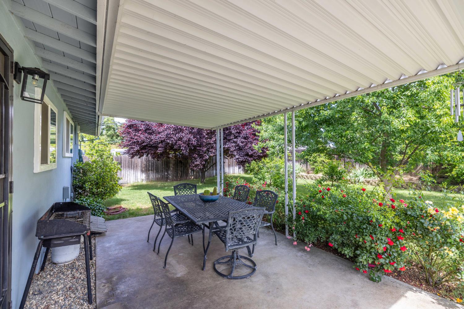 3832 Henderson Way Carmichael, CA 95608 - Photo 11 of 28