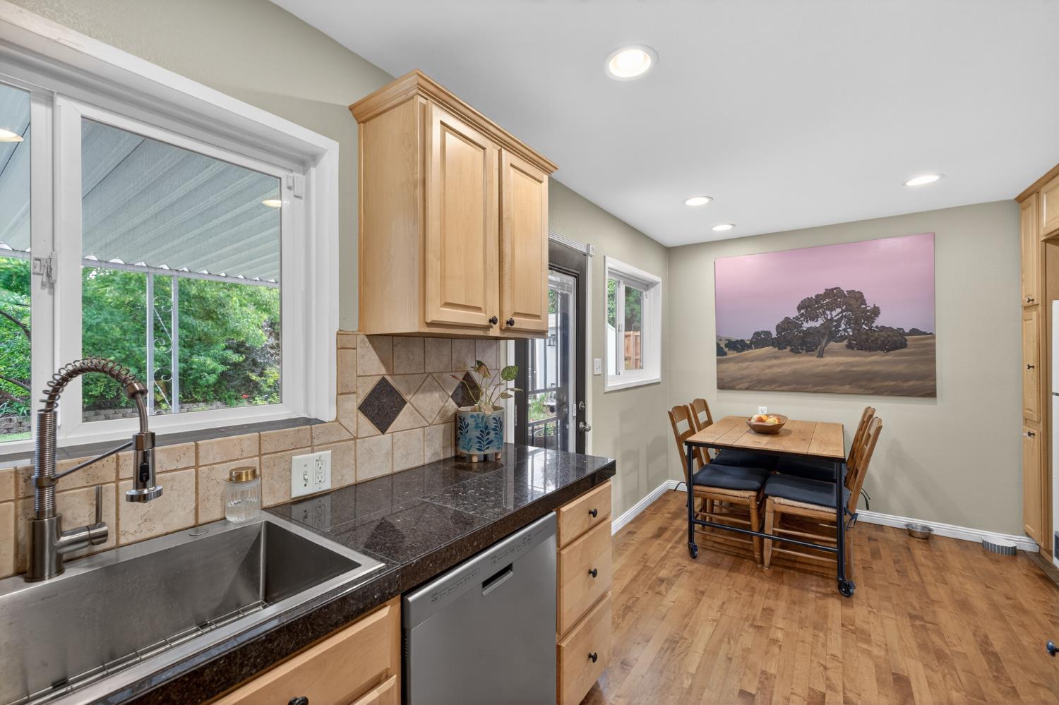 3832 Henderson Way Carmichael, CA 95608 - Photo 14 of 28