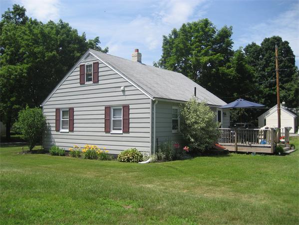 7 Dogwood Road Worcester, MA 01606 - Photo 6 of 16 Gallery Image 6