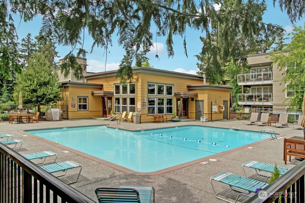 23015 Edmonds Way, Unit A110 Edmonds, WA 98020 - Photo 28 of 29 Gallery Image 28