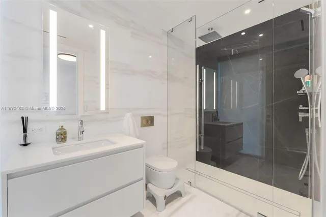 $35,000 | 300 Biscayne Blvd Way, Unit 4104C, Miami, FL 33131