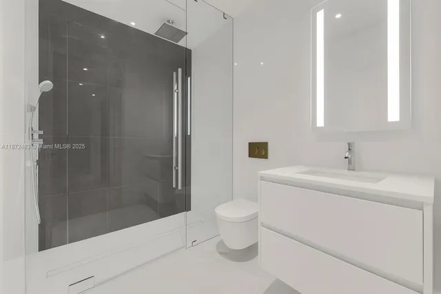 $35,000 | 300 Biscayne Blvd Way, Unit 4104C, Miami, FL 33131