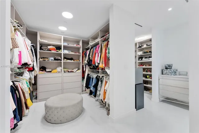 $35,000 | 300 Biscayne Blvd Way, Unit 4104C, Miami, FL 33131