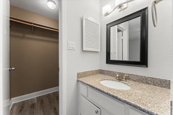 $152,500 | 14515 Wunderlich Drive, Unit 1413, Houston, TX 77069