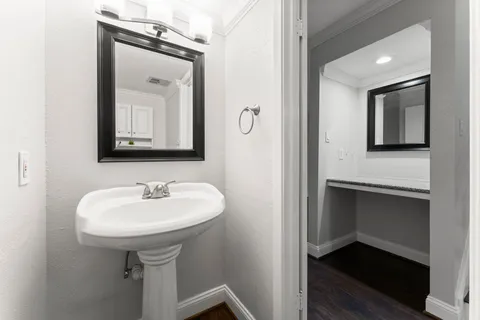 $152,500 | 14515 Wunderlich Drive, Unit 1413, Houston, TX 77069