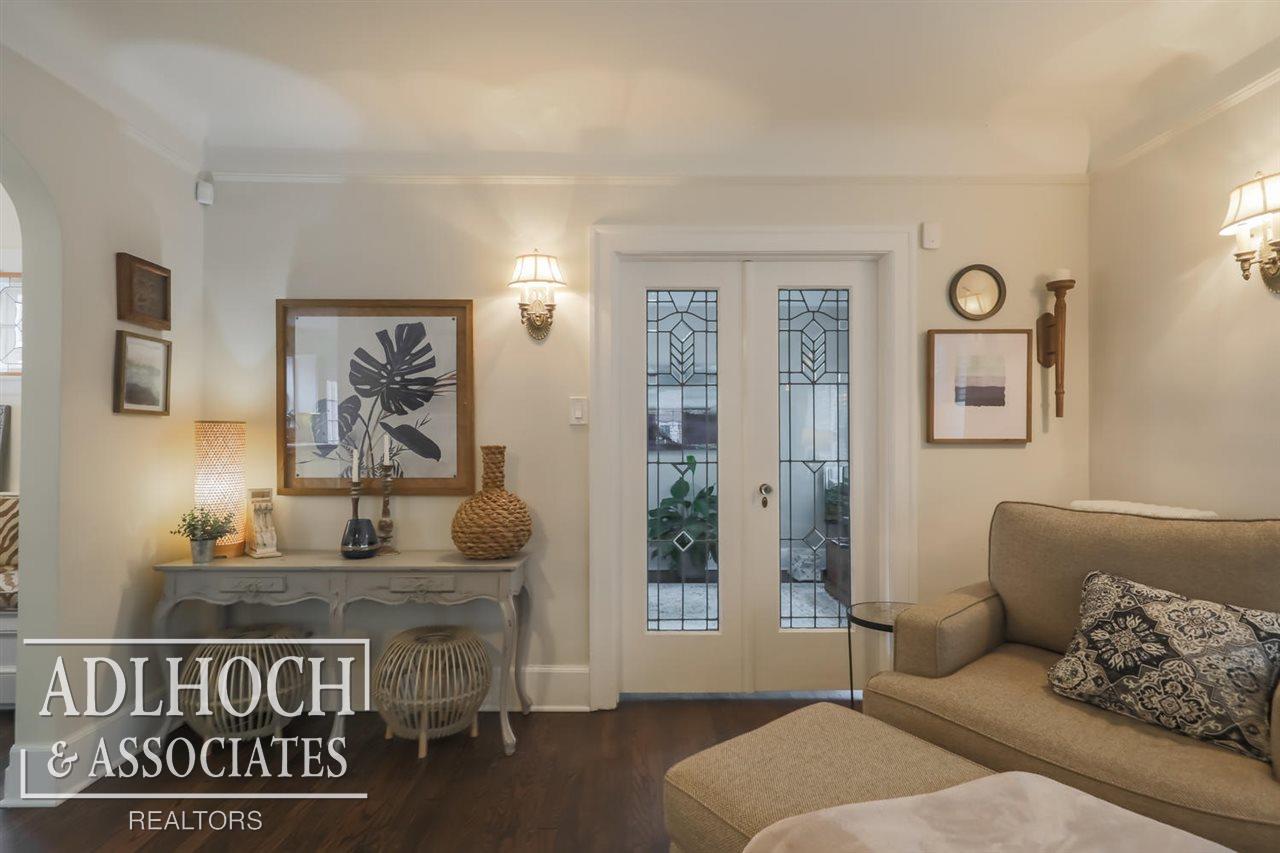292 Kerby Road Grosse Pointe, MI 48236 - Photo 9 of 26 50022448-10.JPG