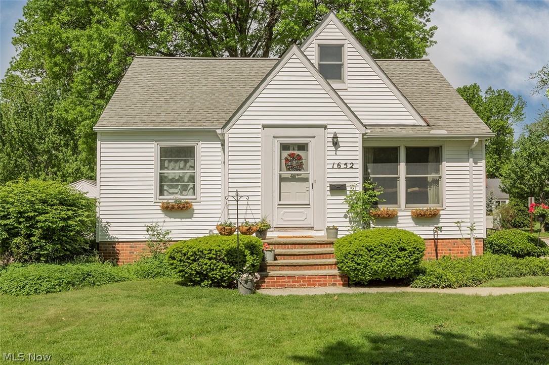 1652 Brainard Road Lyndhurst, OH 44124 - Photo 34 of 35