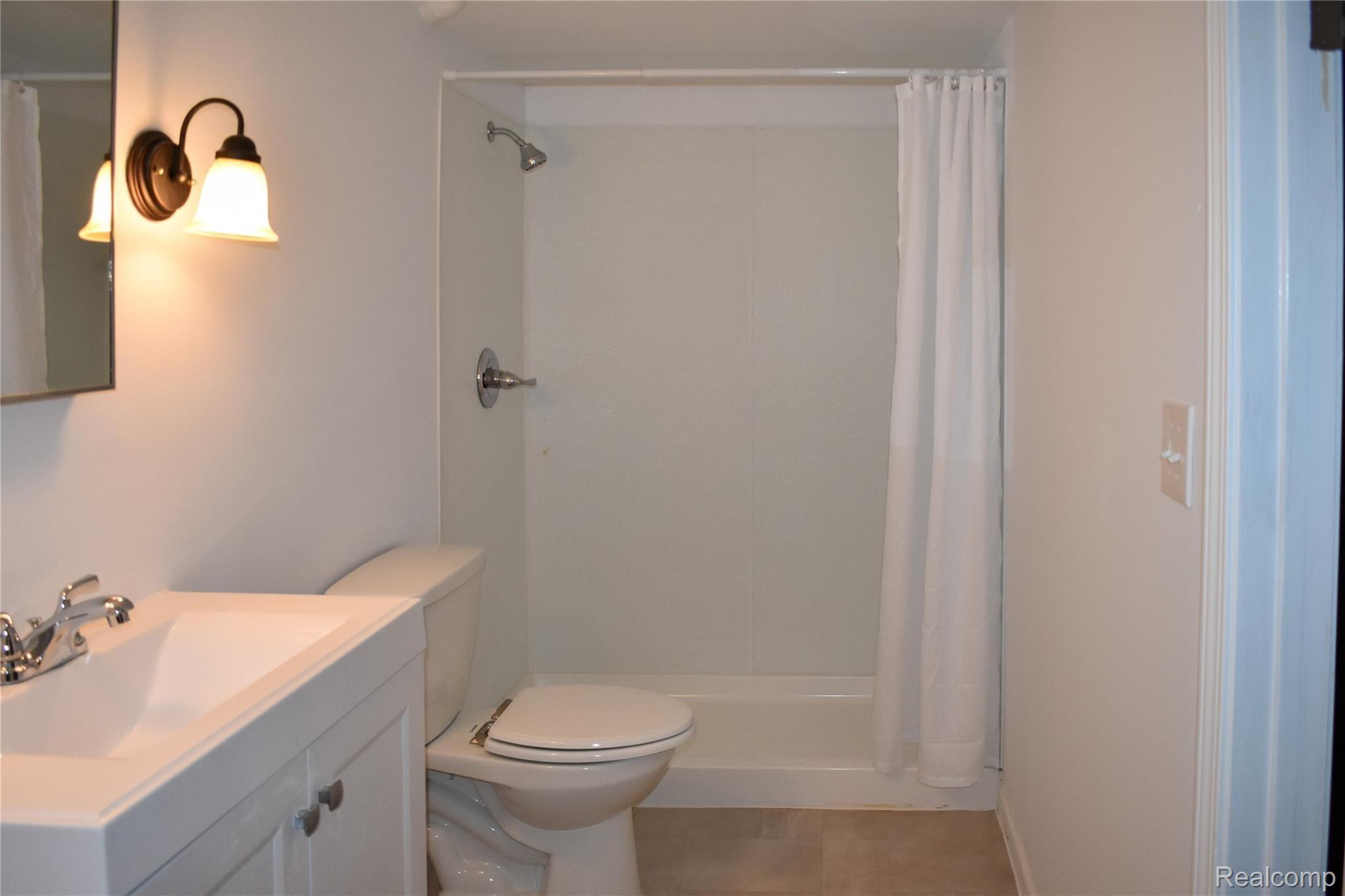 695 Kinney Road Pontiac, MI 48340 - Photo 15 of 23 Kinney-17.jpg