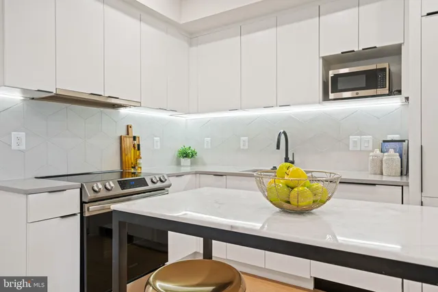 $399,000 | 733 8th Street Southeast, Unit 2, Washington, DC 20003