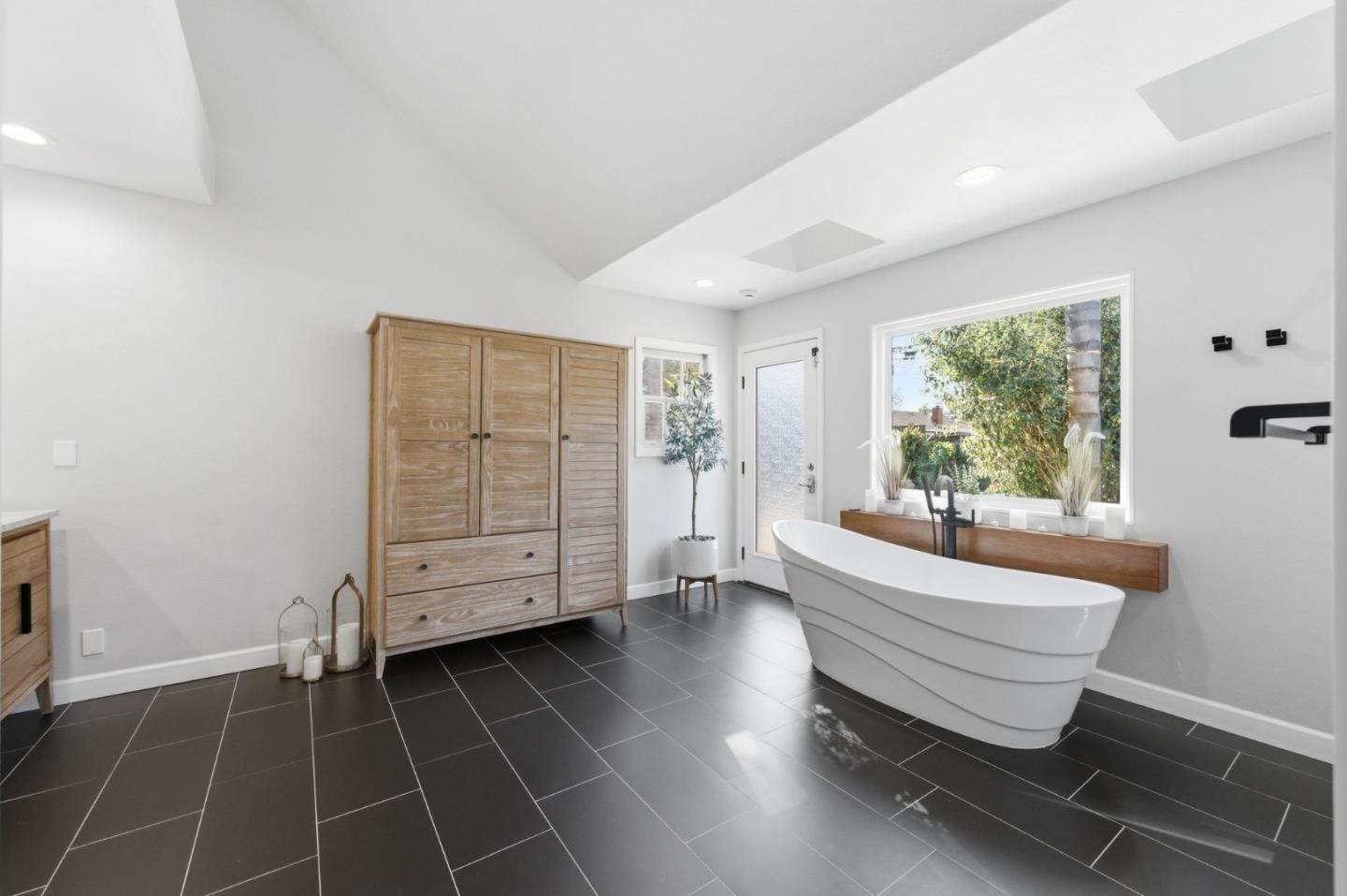 1482 Ridgeley Drive Campbell, CA 95008 - Photo 23 of 43