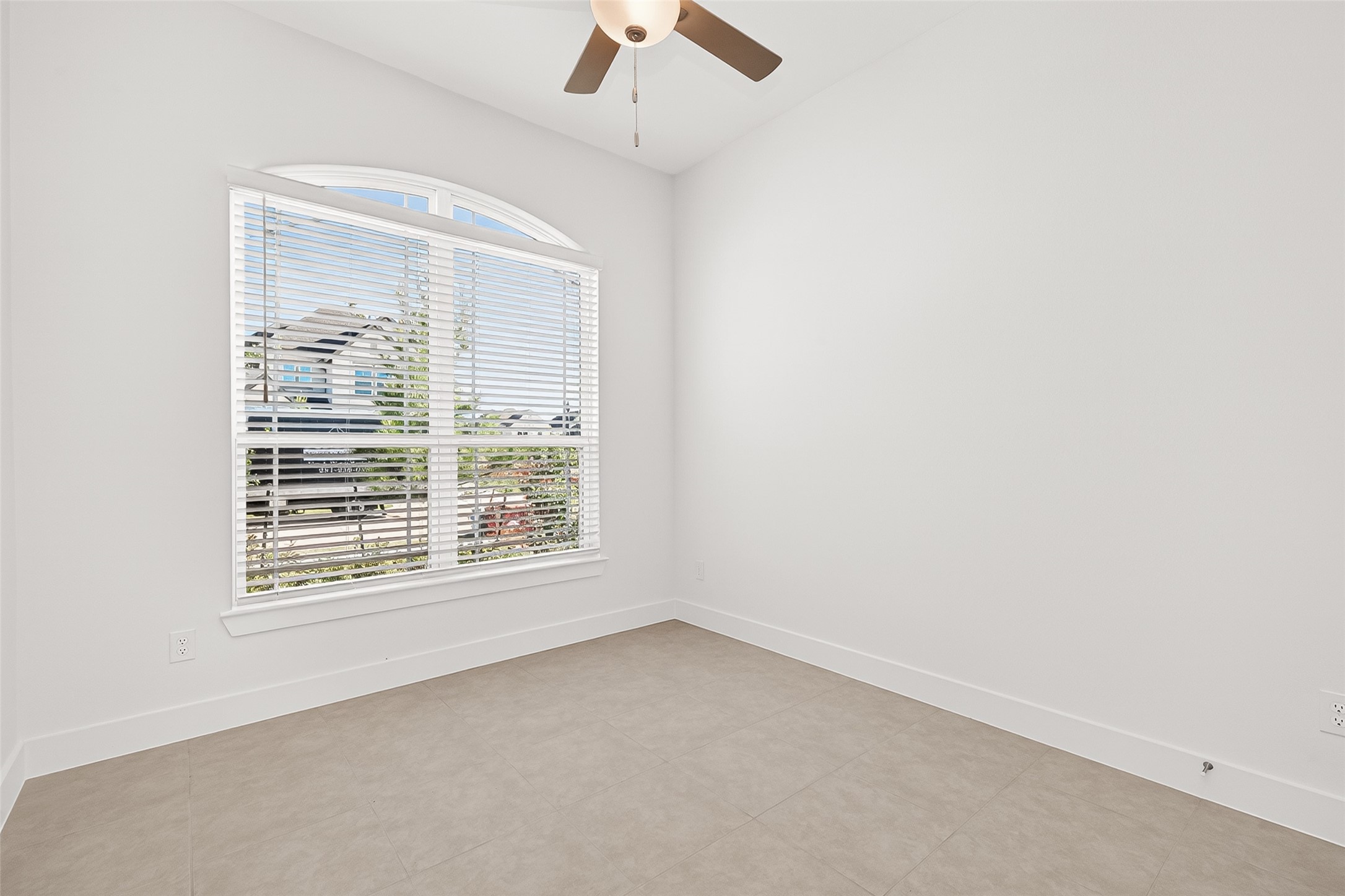 4916 Northern Wds Drive Spring, TX 77386 - Photo 17 of 44 an empty room with a window