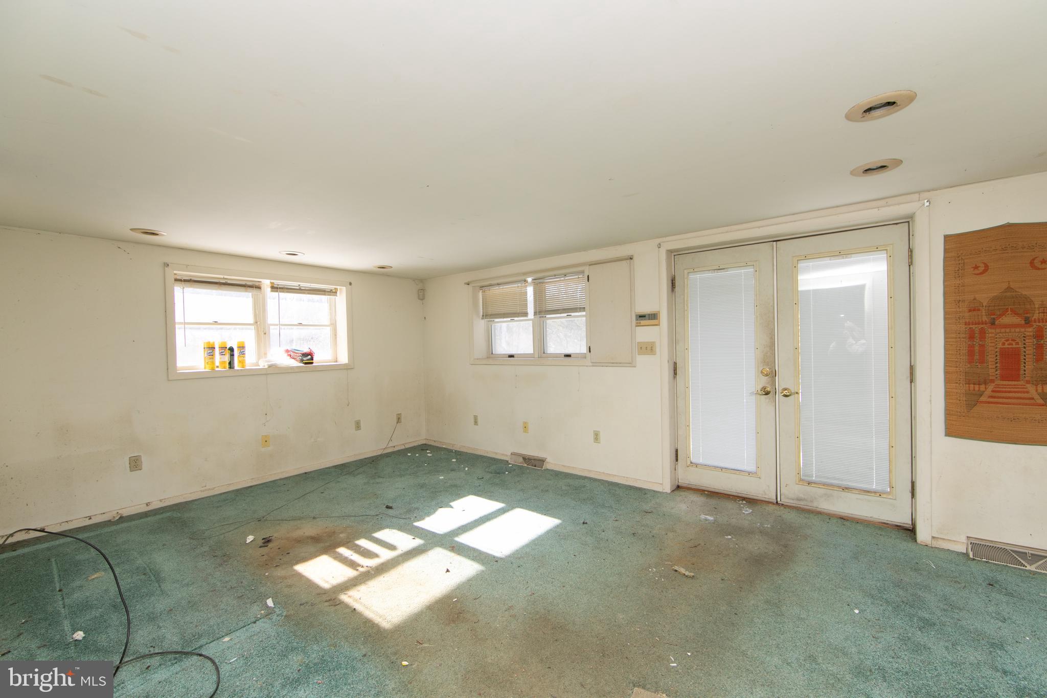 160 Sinnickson Landing Road Salem, NJ 08079 - Photo 13 of 47 Family Room