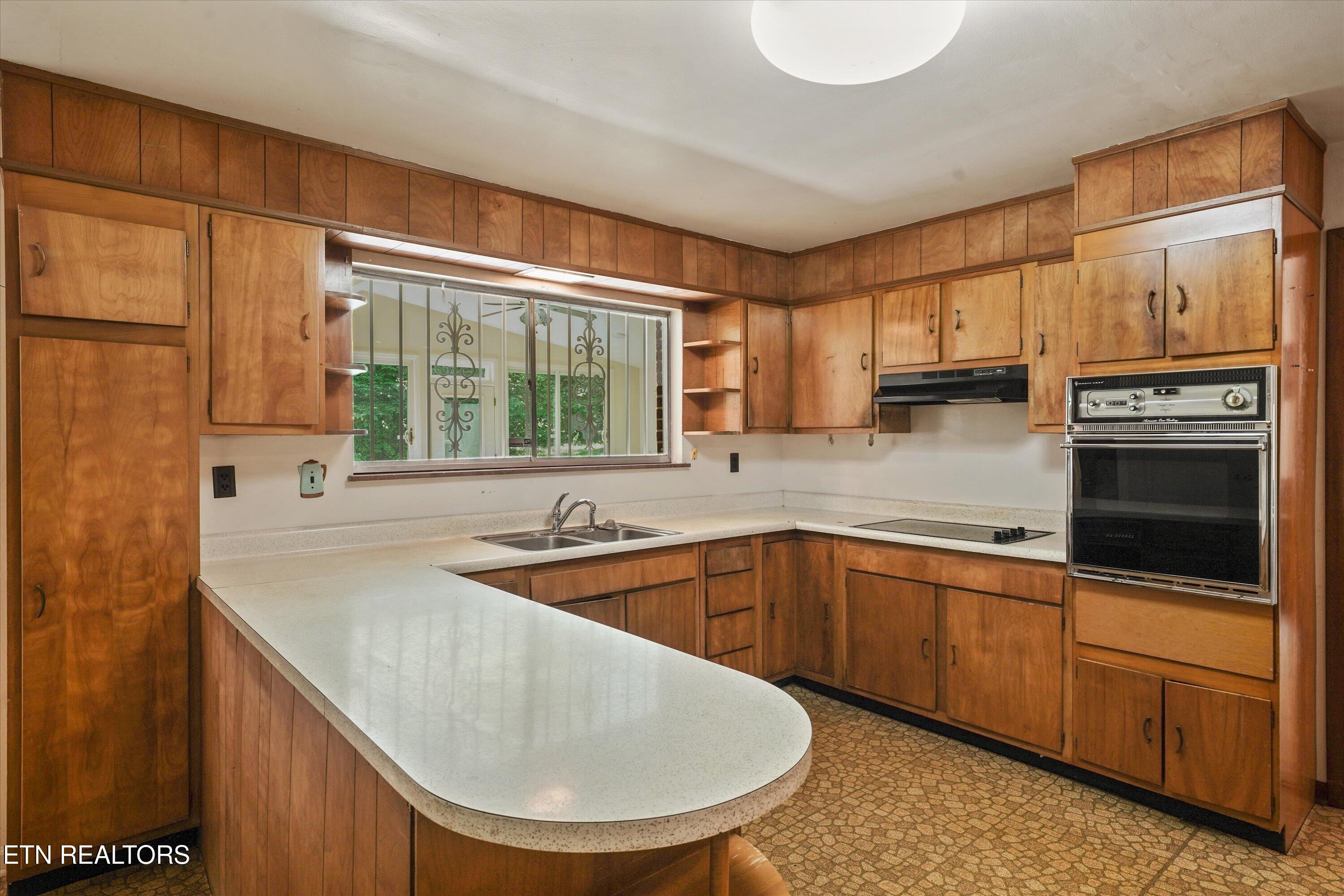 4725 Sullivan Road Knoxville, TN 37921 - Photo 17 of 44 Kitchen 2 21