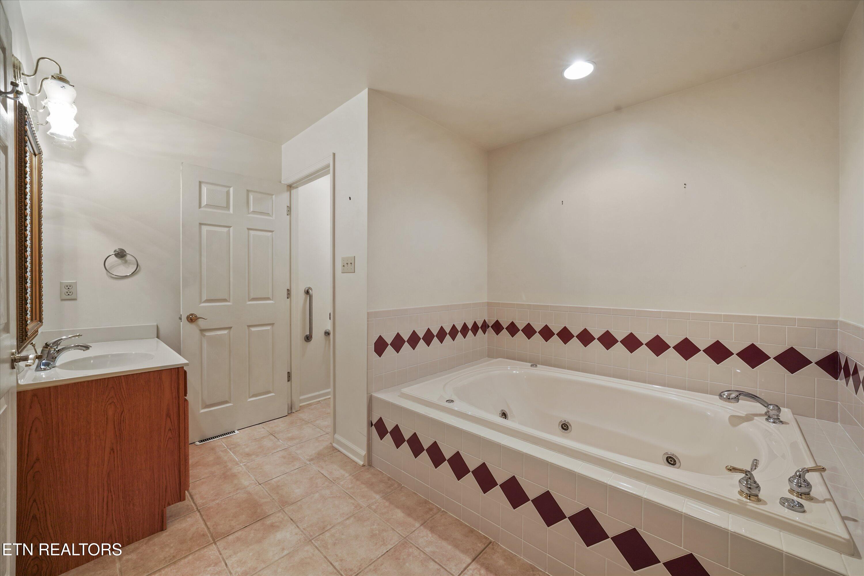 4725 Sullivan Road Knoxville, TN 37921 - Photo 30 of 44 Bath 3