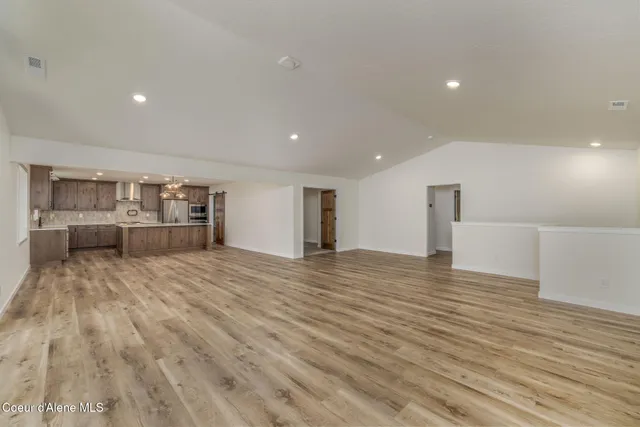 $899,900 | 240 Brown Bear Drive, Nordman, ID 83848