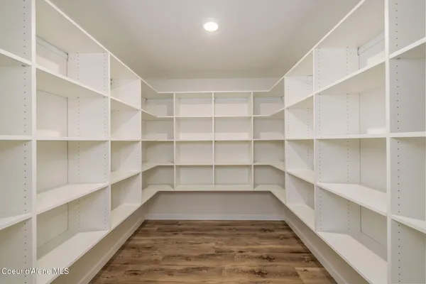 $925,000 | 240 Brown Bear Drive, Nordman, ID 83848