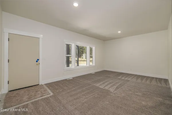 $925,000 | 240 Brown Bear Drive, Nordman, ID 83848