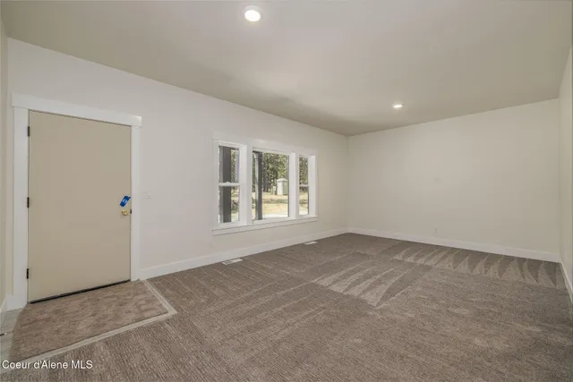 $899,900 | 240 Brown Bear Drive, Nordman, ID 83848