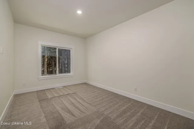 $899,900 | 240 Brown Bear Drive, Nordman, ID 83848