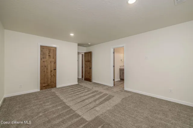 $899,900 | 240 Brown Bear Drive, Nordman, ID 83848