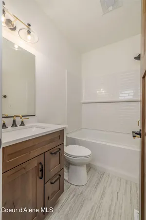 $925,000 | 240 Brown Bear Drive, Nordman, ID 83848