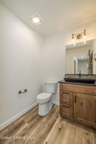 $899,900 | 240 Brown Bear Drive, Nordman, ID 83848