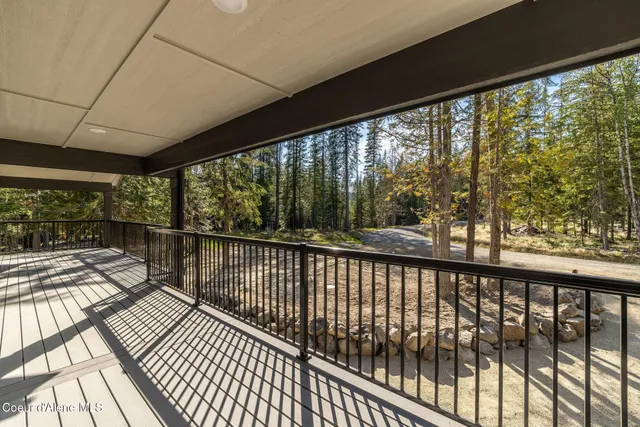 $899,900 | 240 Brown Bear Drive, Nordman, ID 83848
