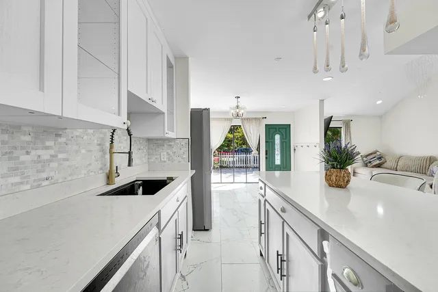 $389,500 | 9056 Green Meadows Way, Palm Beach Gardens, FL 33418