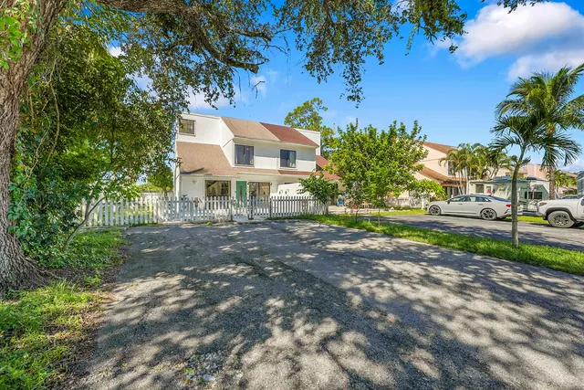 $389,500 | 9056 Green Meadows Way, Palm Beach Gardens, FL 33418