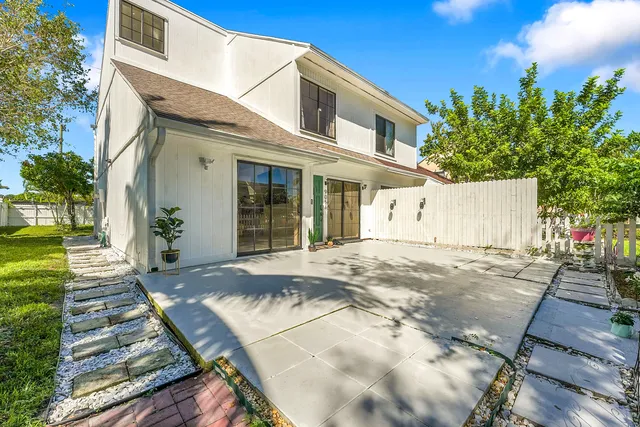 $389,500 | 9056 Green Meadows Way, Palm Beach Gardens, FL 33418
